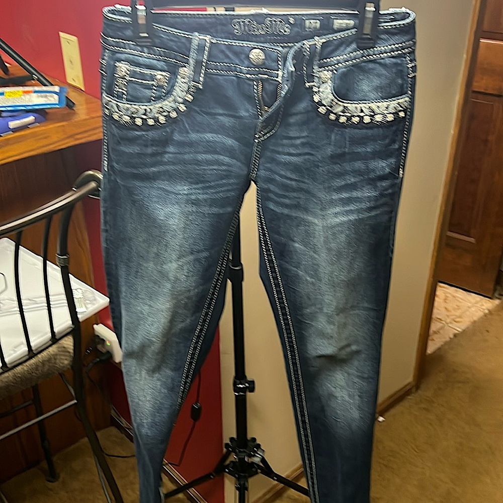 Miss Me, size 27, Signature Slim Boot, inseam: 34,